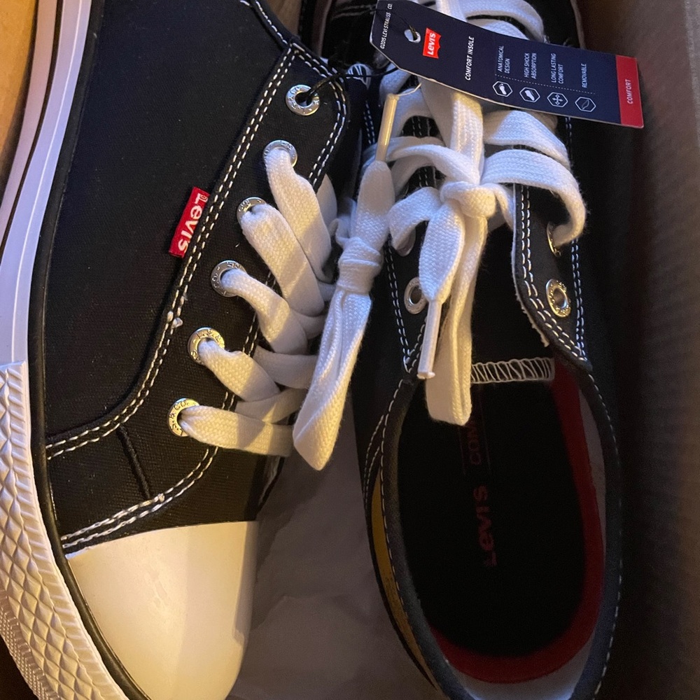 Women shoes Levi’s